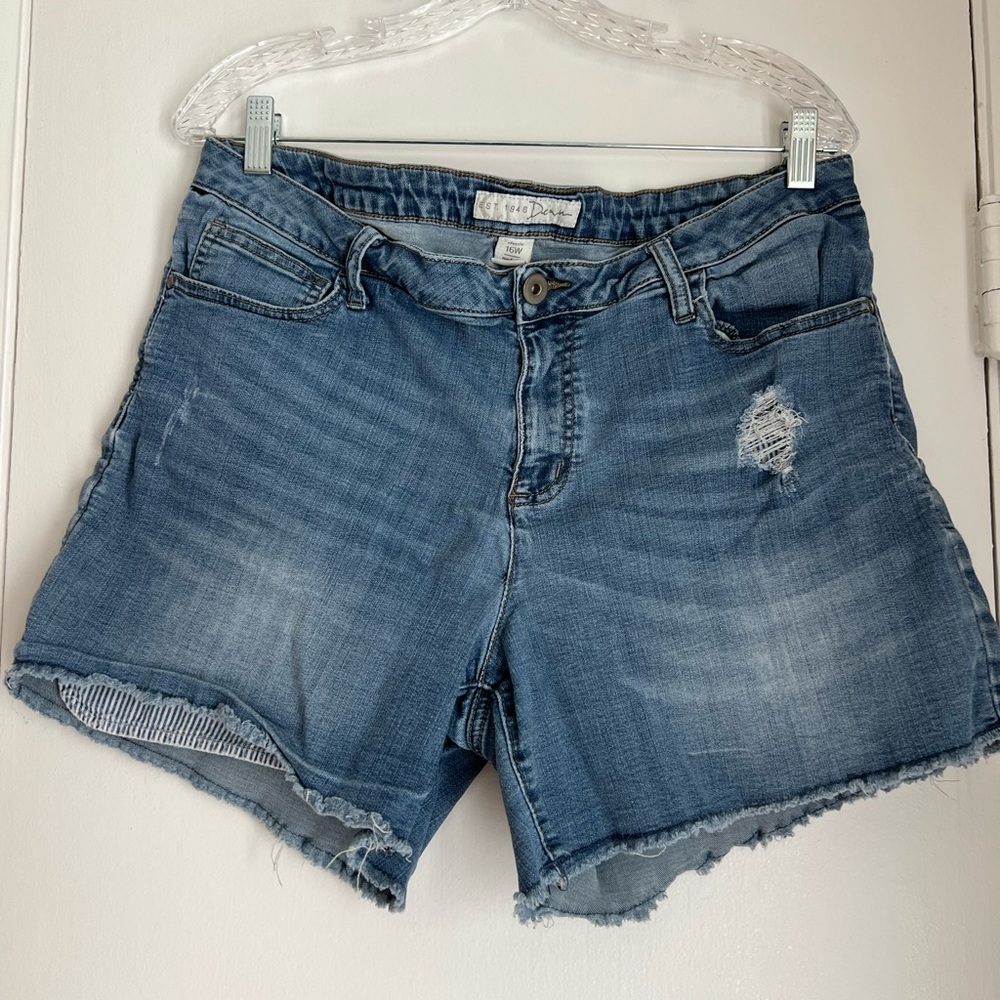 Cato Denim distressed shorts, size 16 - item 30
